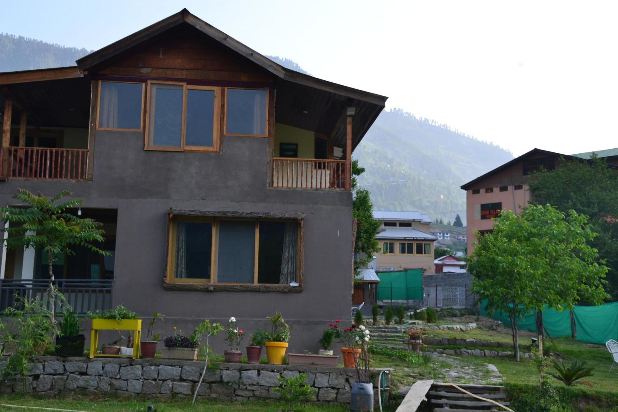 West End Lodges Neelum 외부 사진
