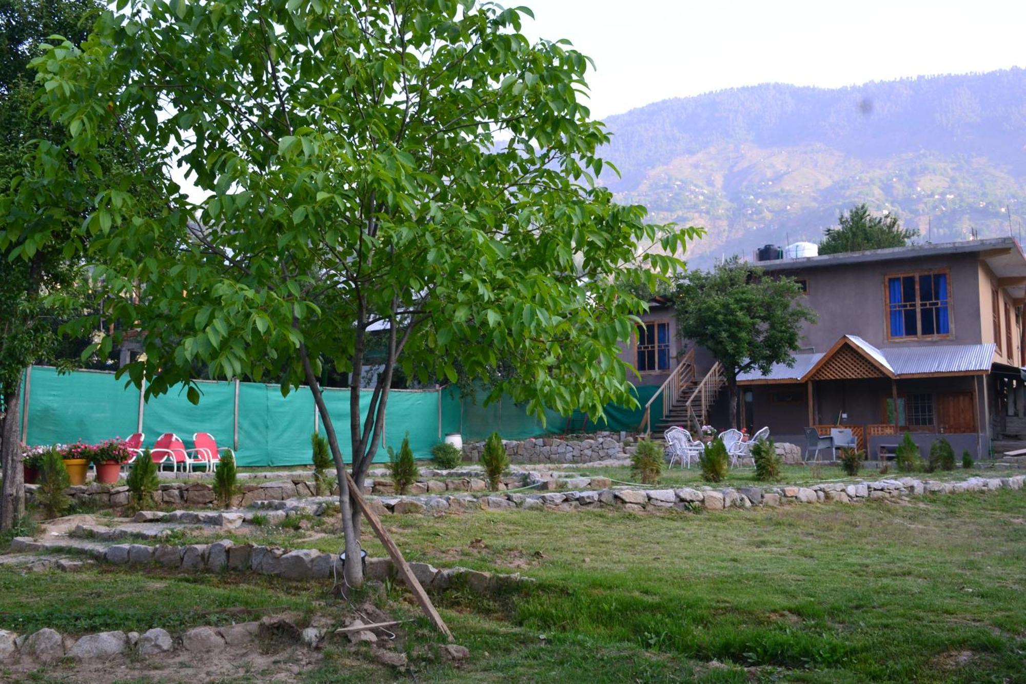 West End Lodges Neelum 외부 사진