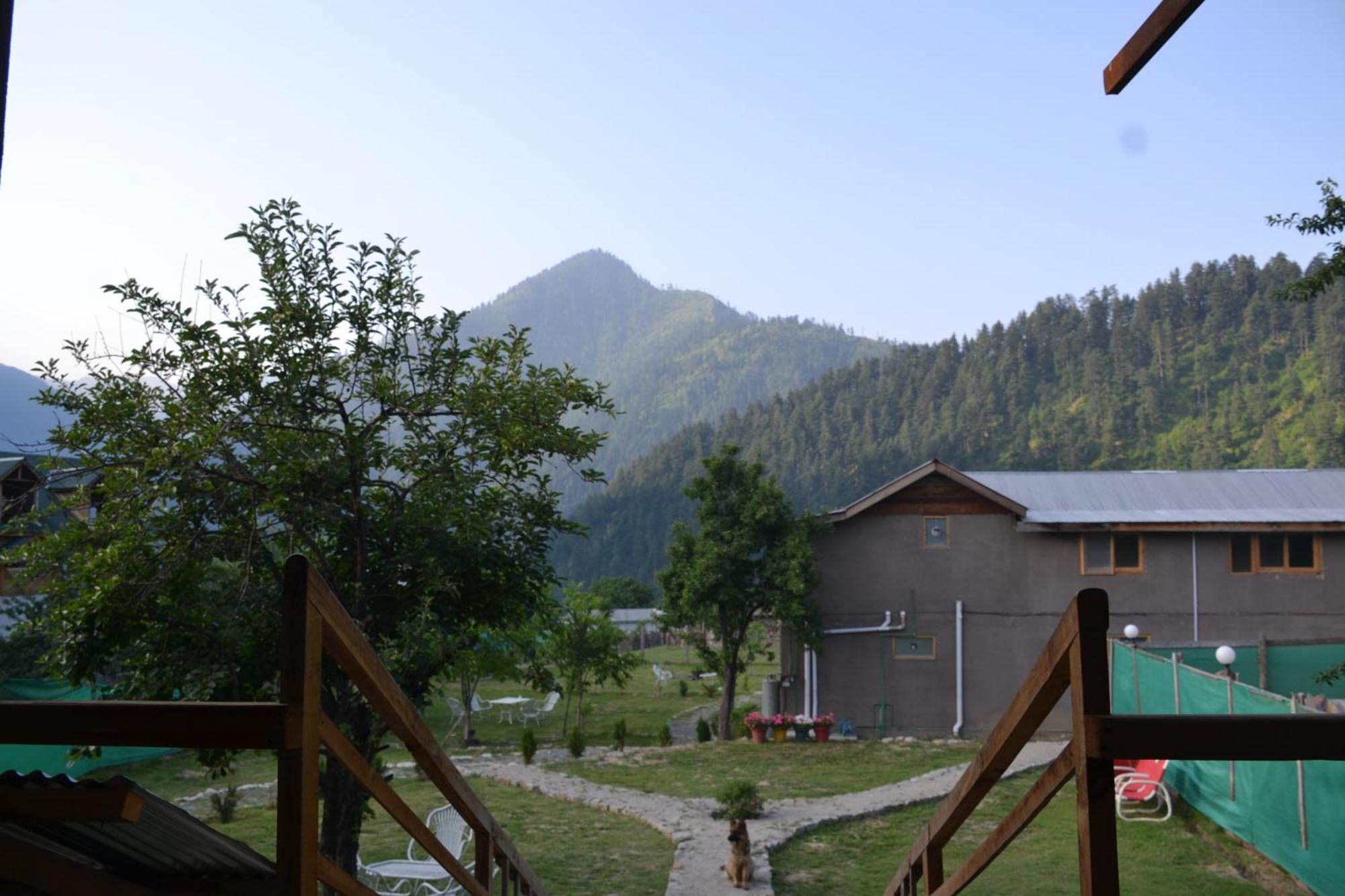 West End Lodges Neelum 외부 사진