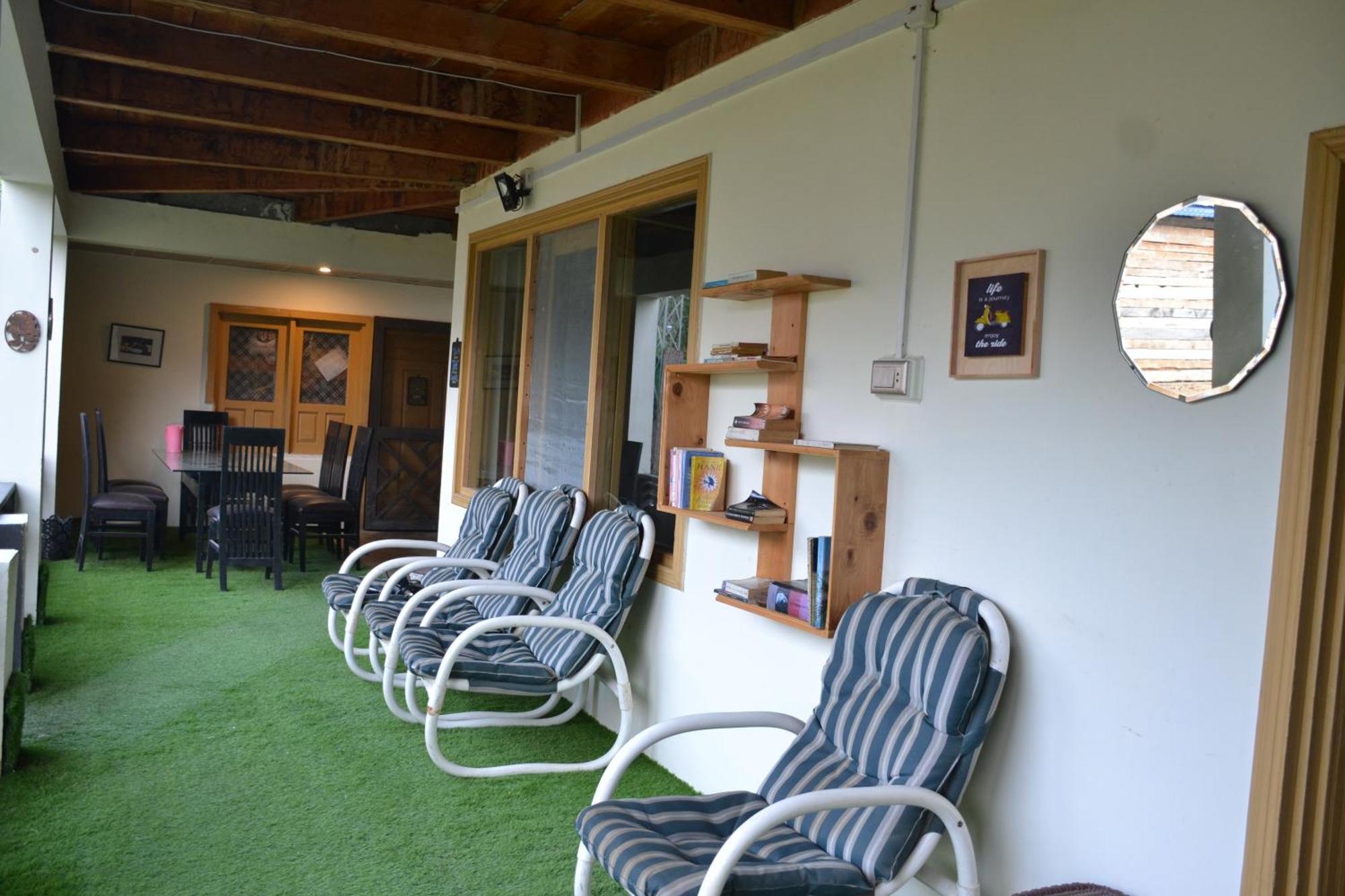West End Lodges Neelum 외부 사진