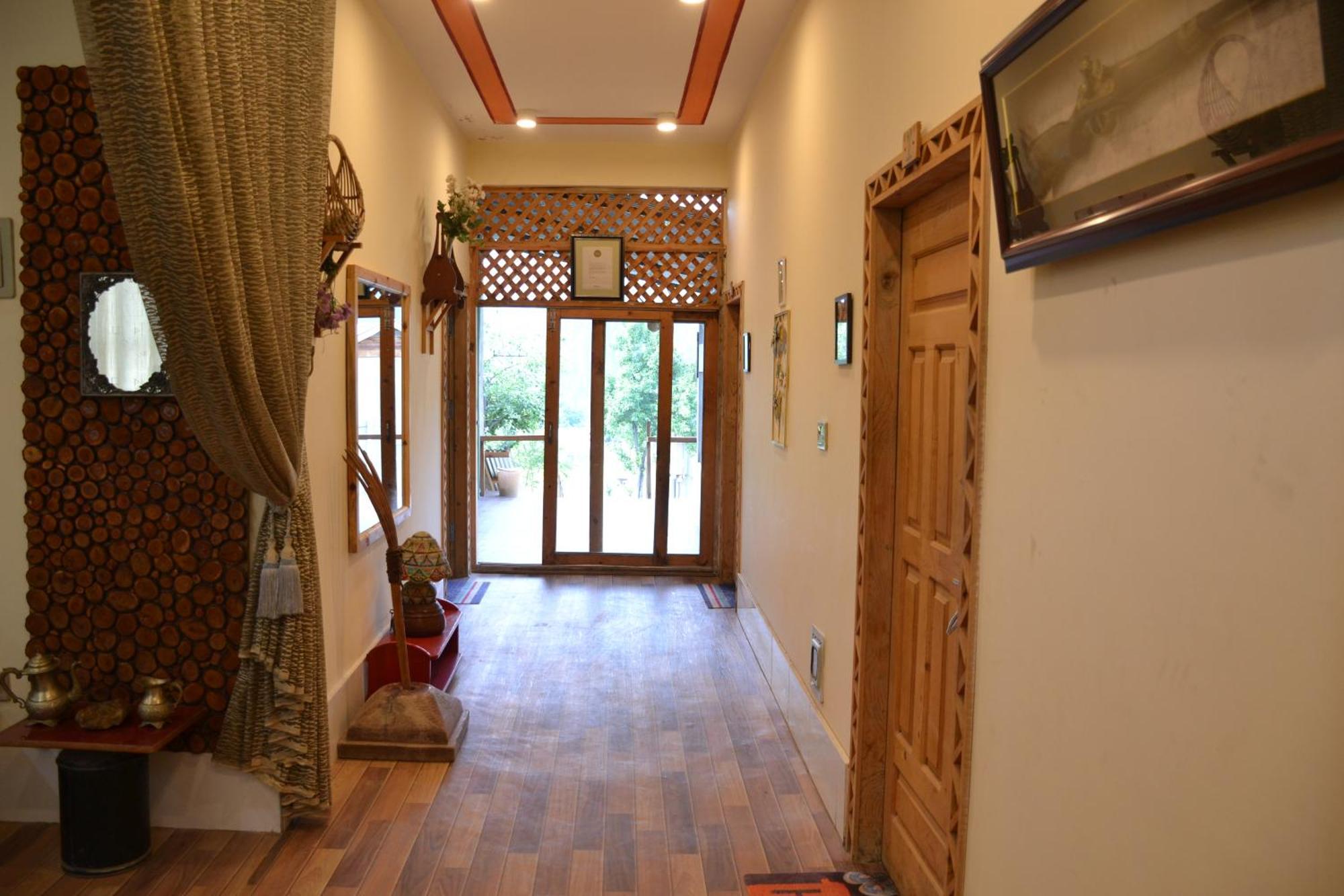 West End Lodges Neelum 외부 사진