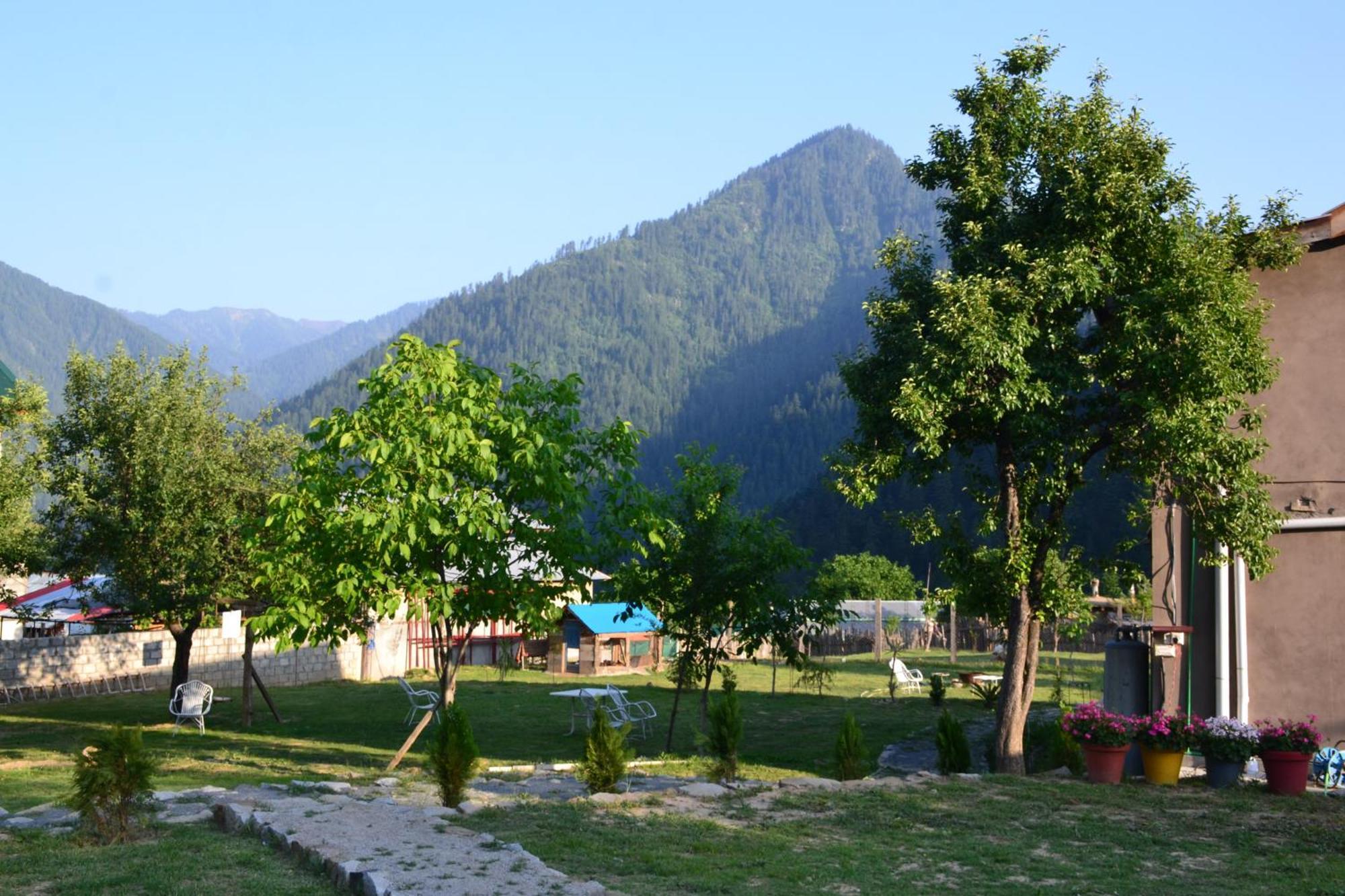 West End Lodges Neelum 외부 사진