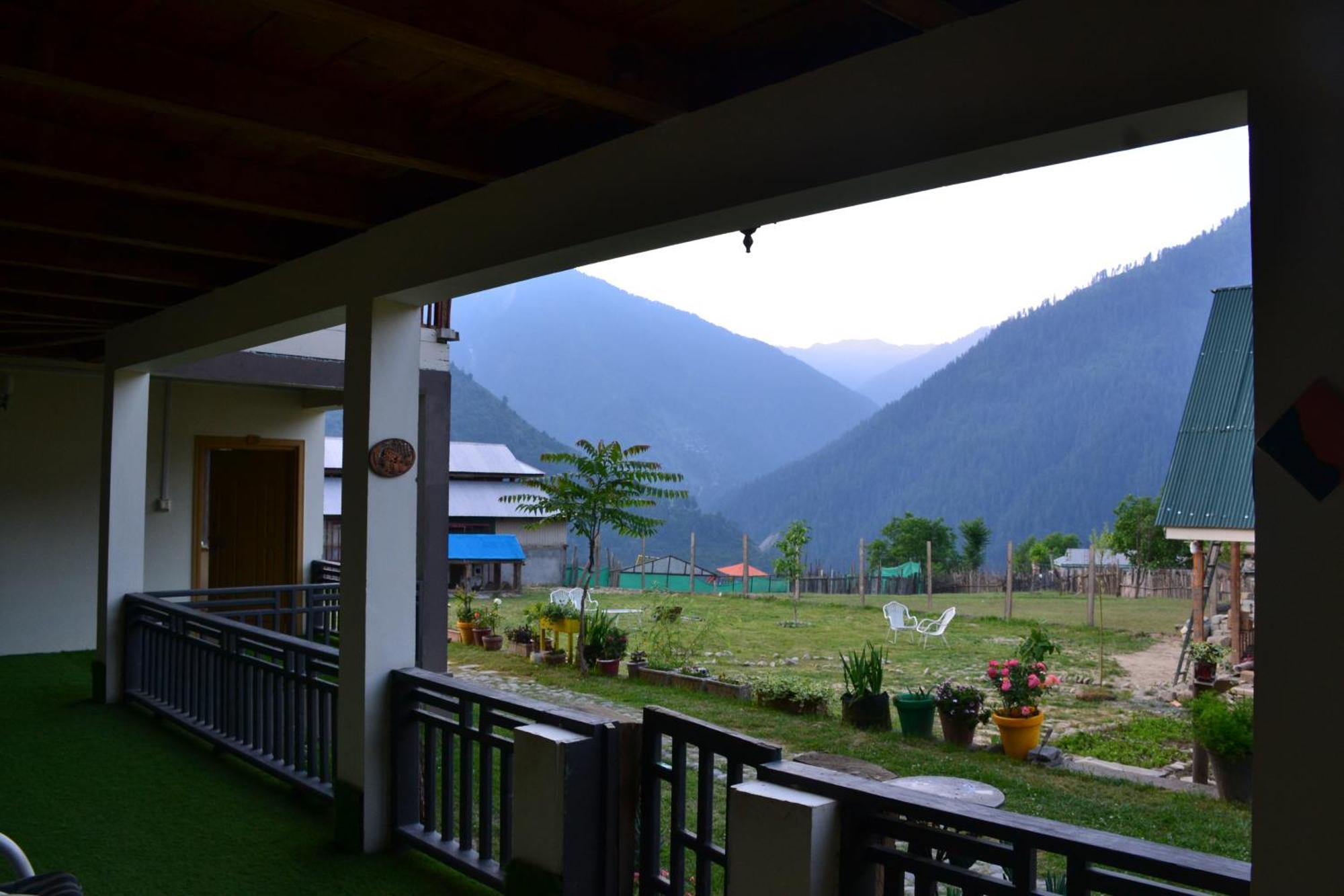 West End Lodges Neelum 외부 사진