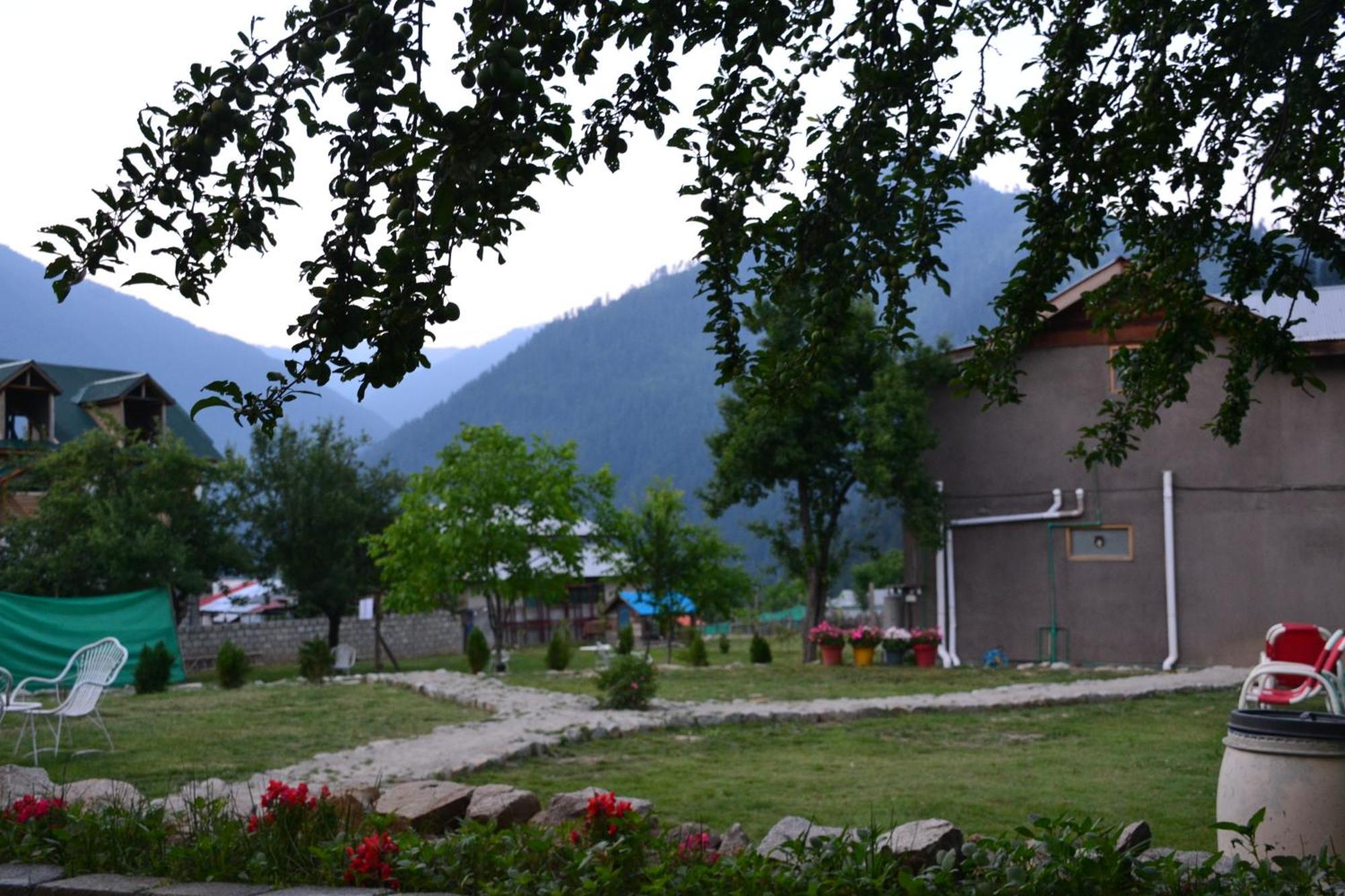 West End Lodges Neelum 외부 사진