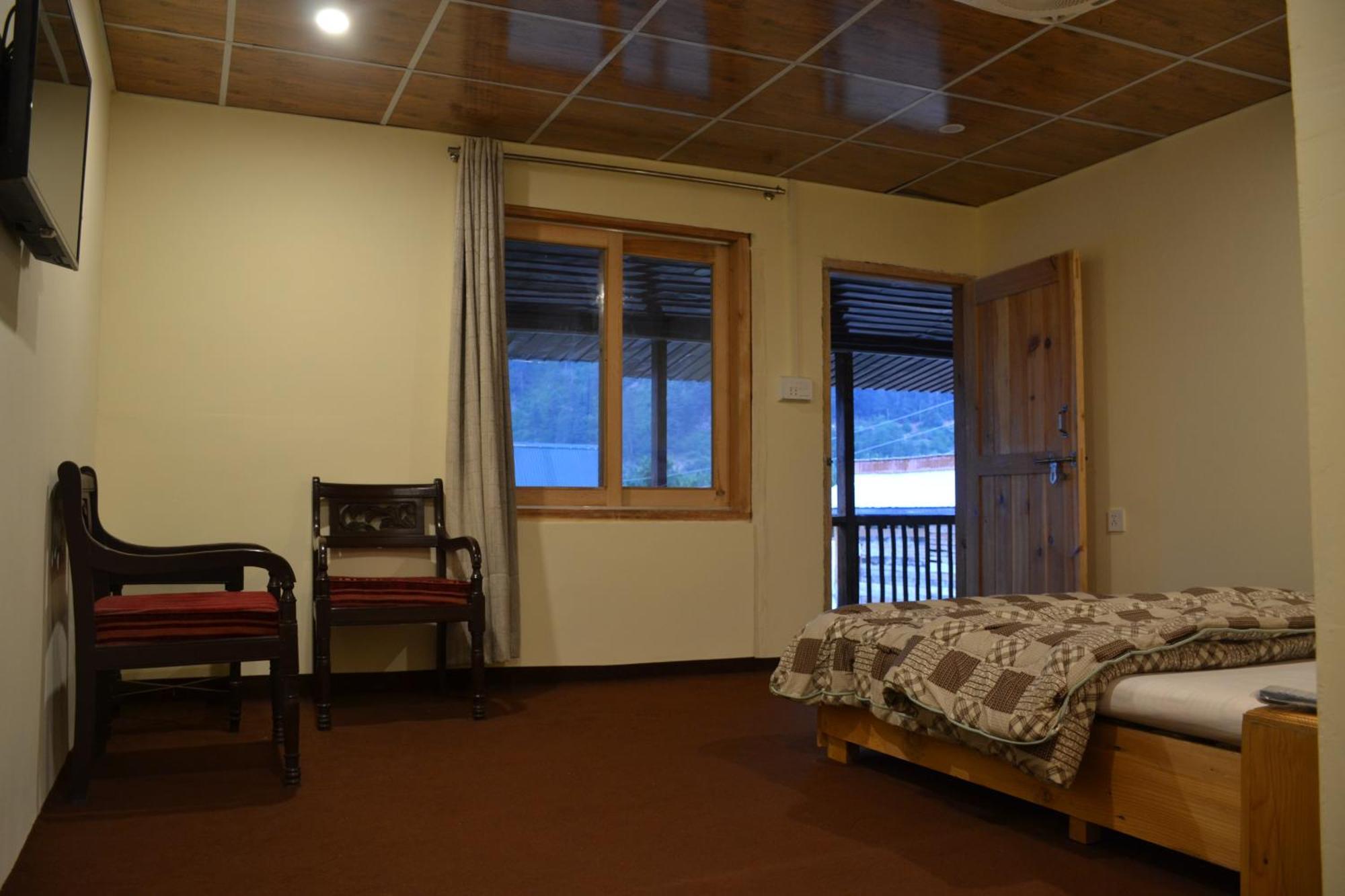 West End Lodges Neelum 외부 사진