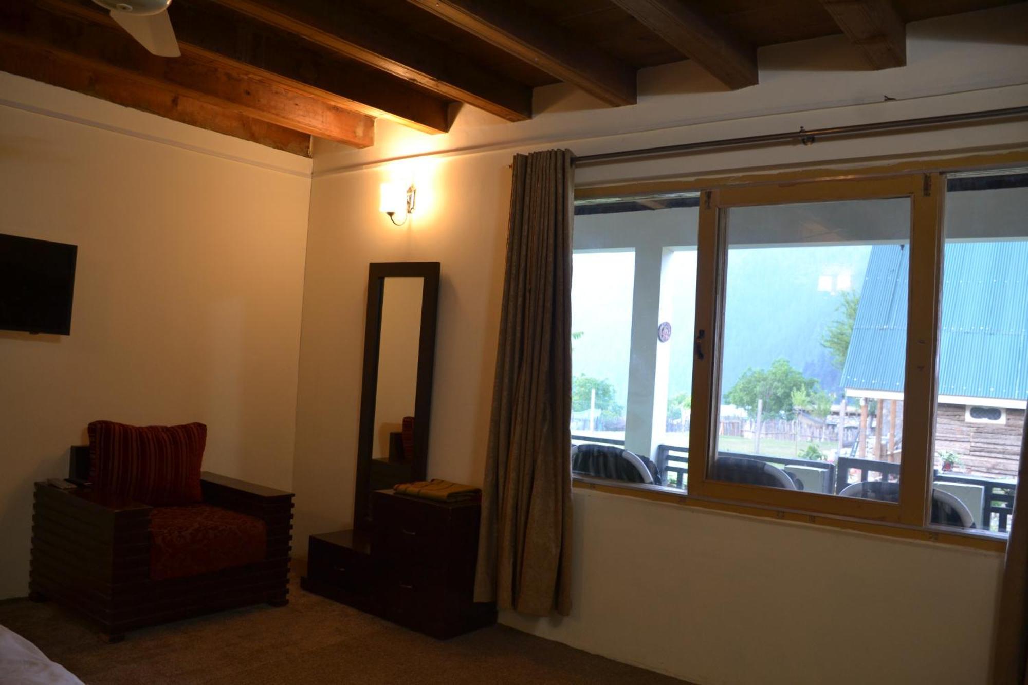 West End Lodges Neelum 외부 사진