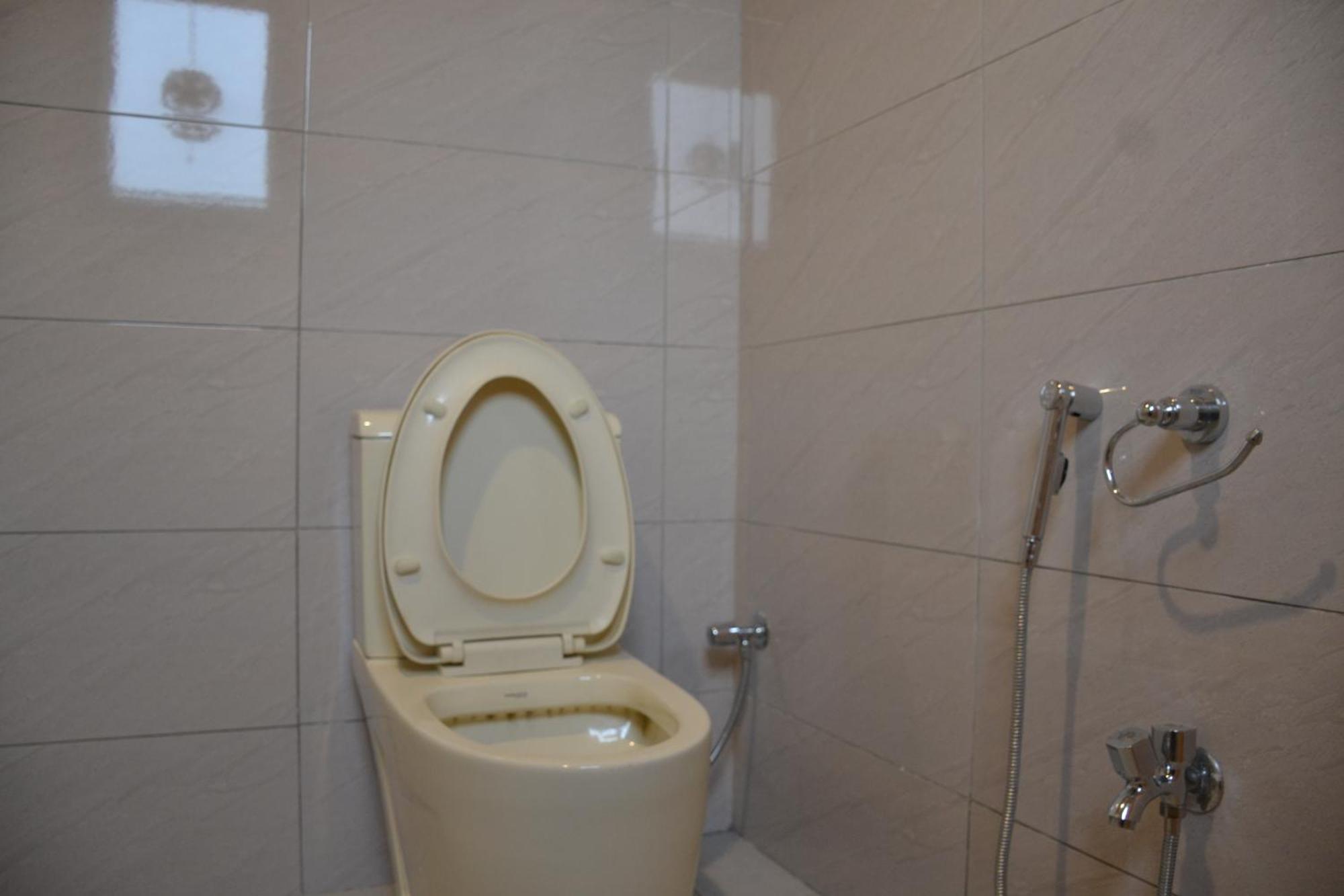 West End Lodges Neelum 외부 사진