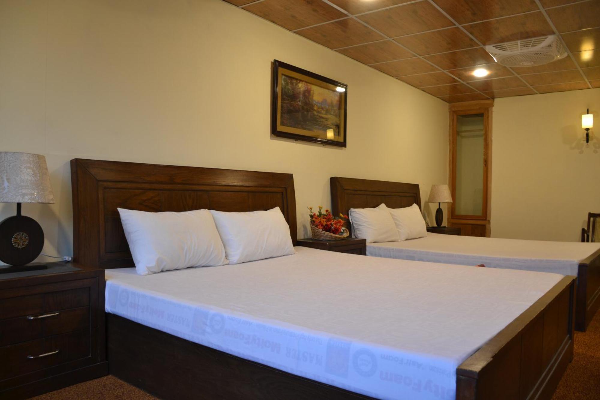 West End Lodges Neelum 외부 사진