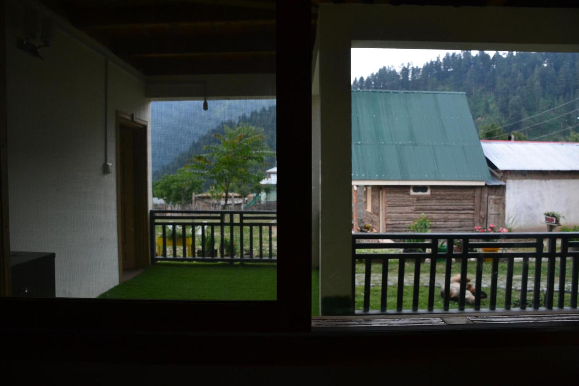West End Lodges Neelum 외부 사진