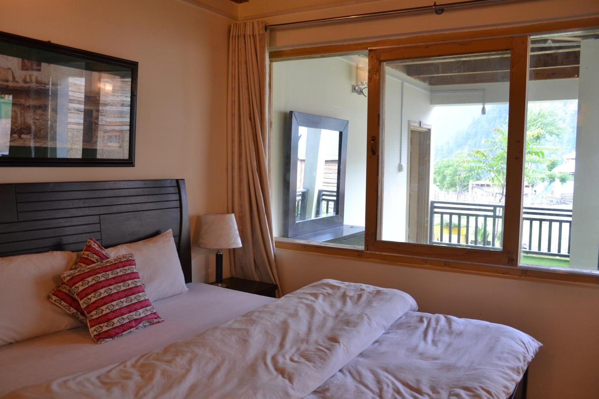 West End Lodges Neelum 외부 사진