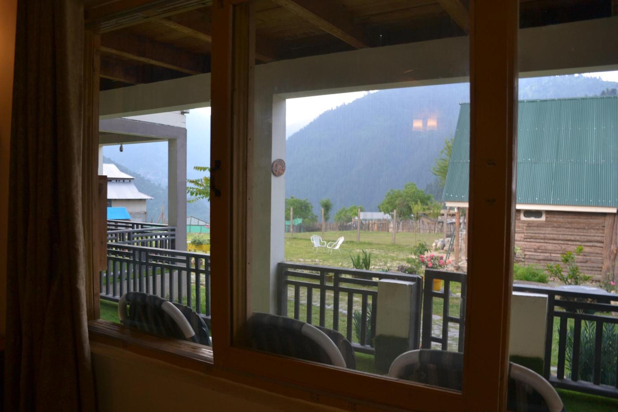 West End Lodges Neelum 외부 사진