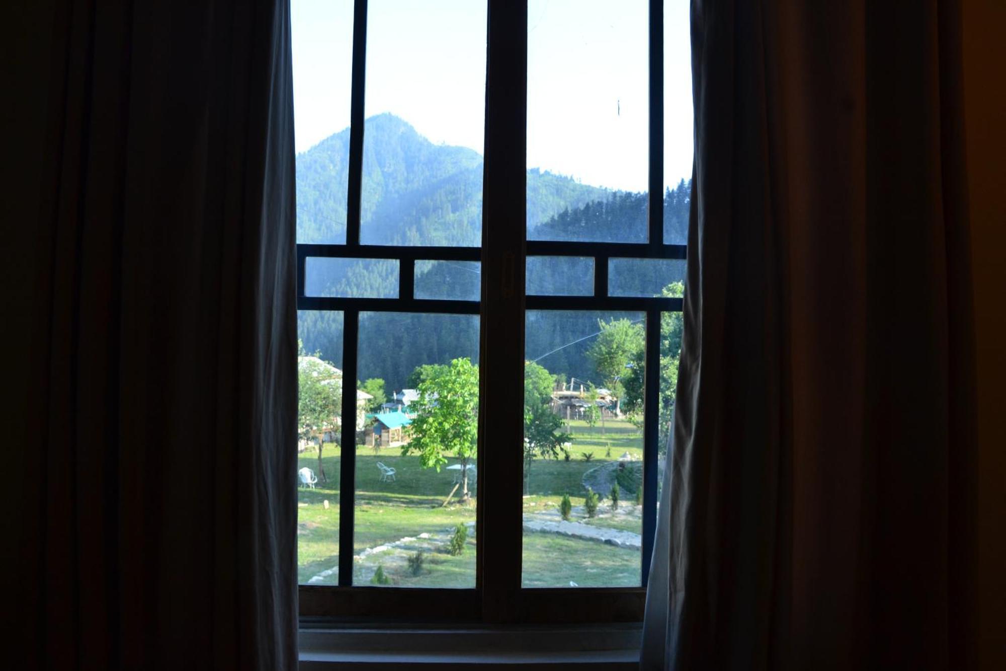 West End Lodges Neelum 외부 사진