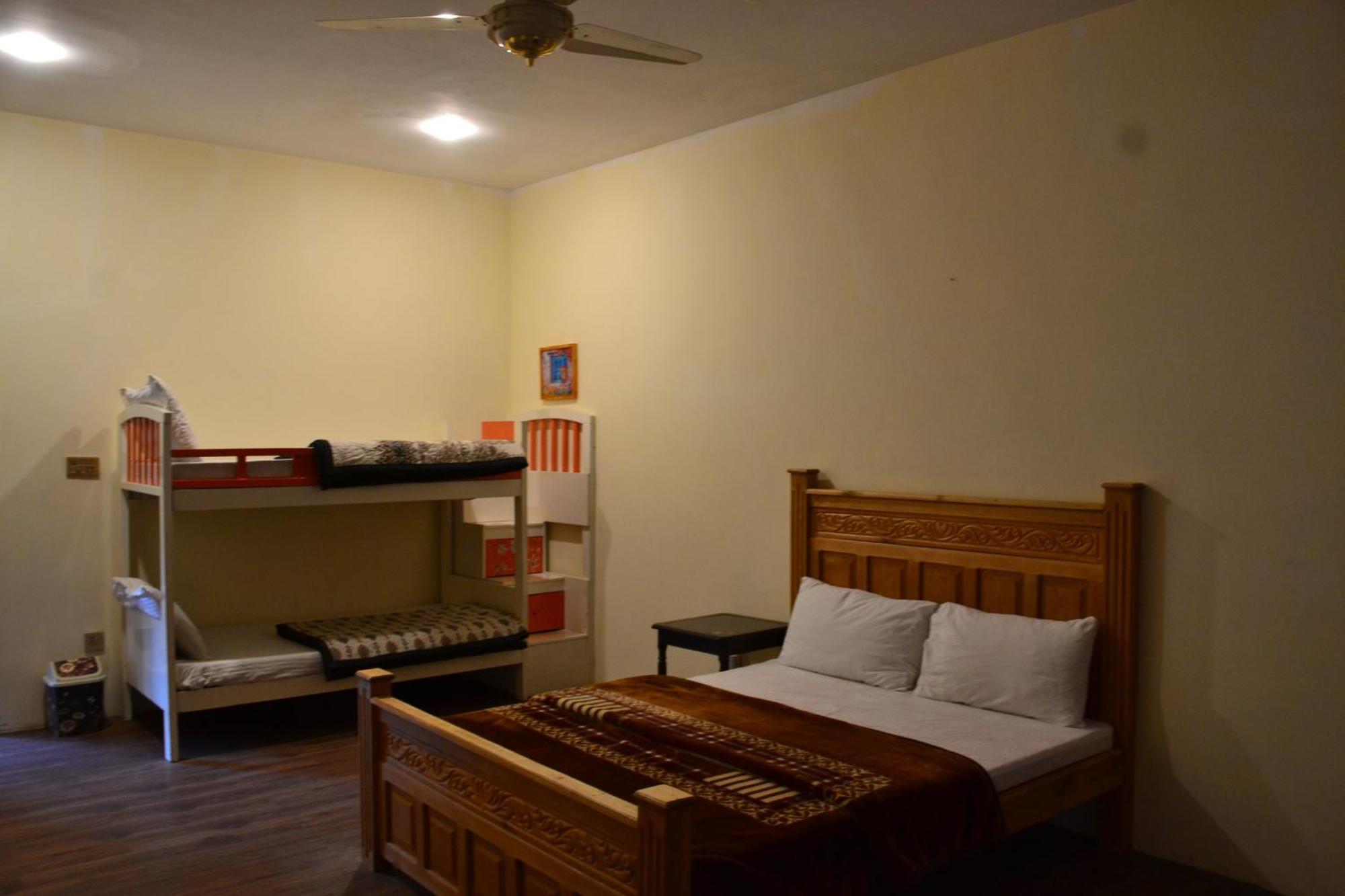 West End Lodges Neelum 외부 사진