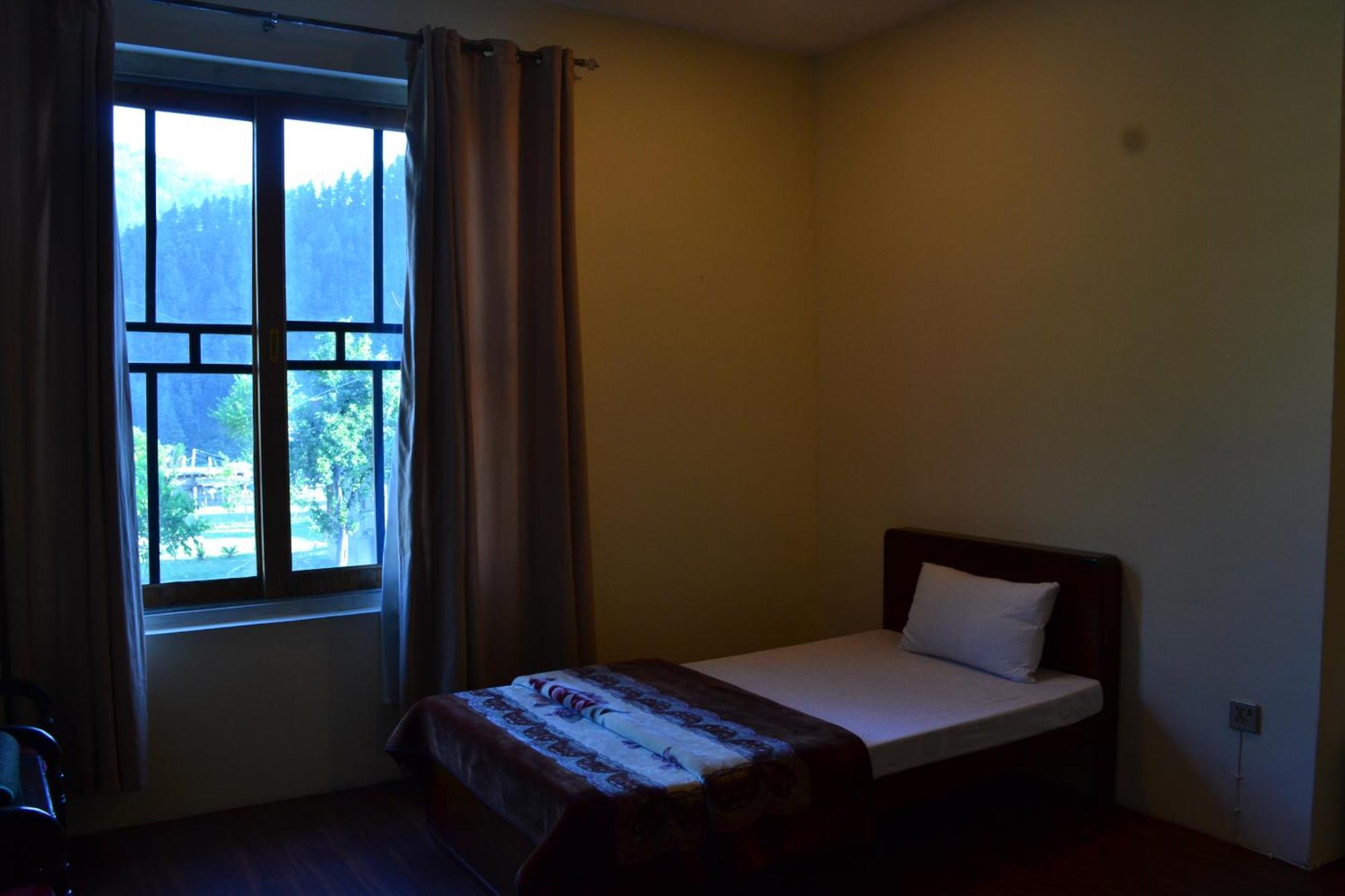 West End Lodges Neelum 외부 사진
