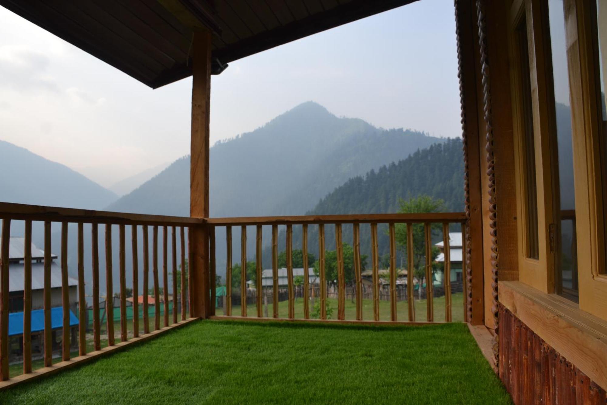 West End Lodges Neelum 외부 사진