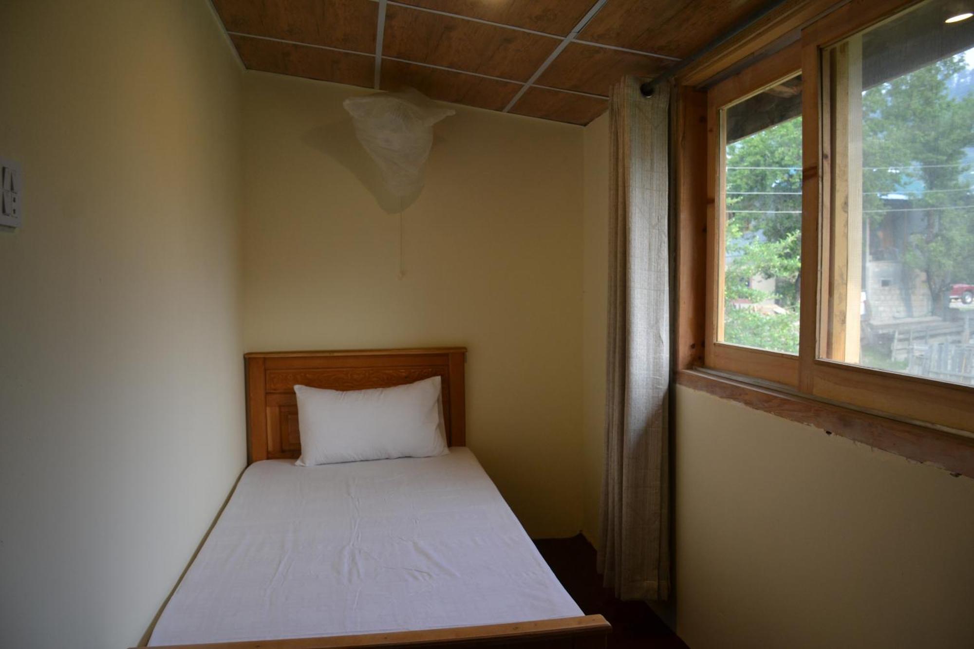 West End Lodges Neelum 외부 사진